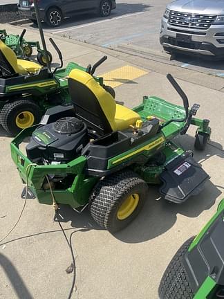 Image of John Deere Z330M equipment image 3