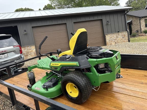 Image of John Deere Z330M equipment image 3