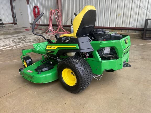 Image of John Deere Z330M equipment image 3