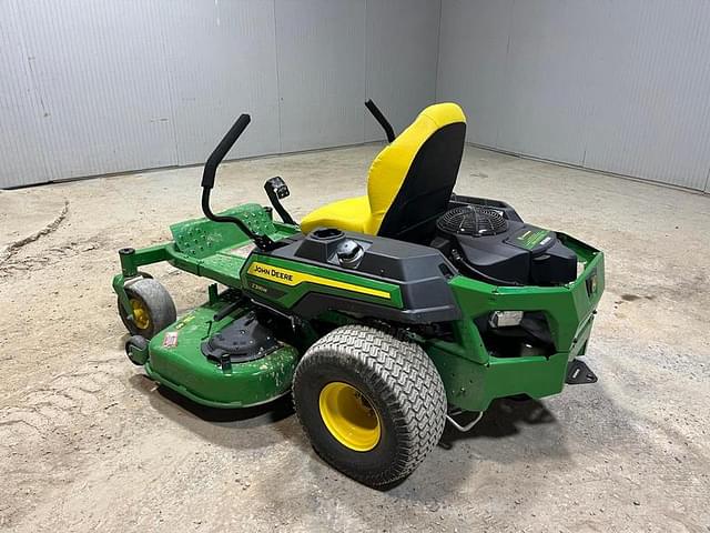 Image of John Deere Z330M equipment image 2