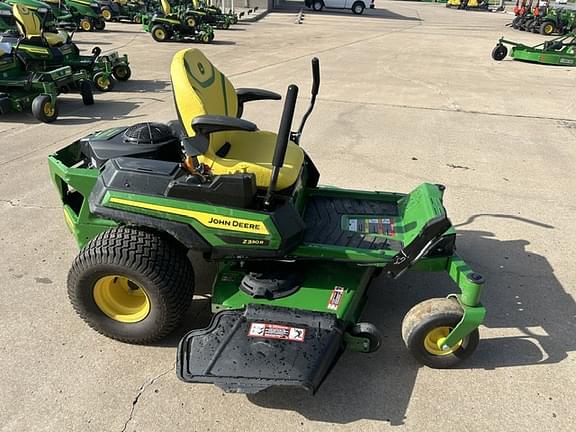 Image of John Deere Z330R equipment image 3