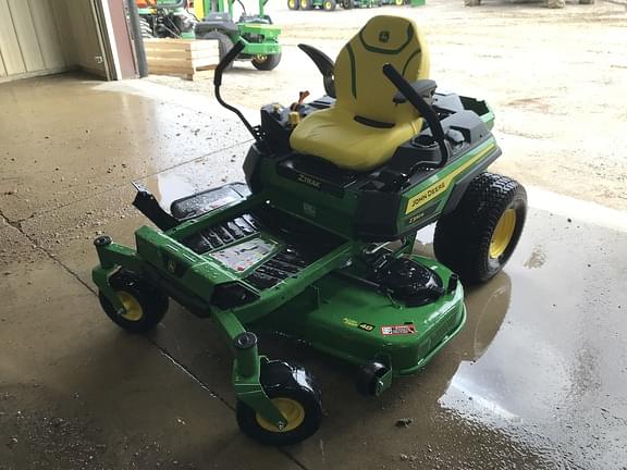 Image of John Deere Z330R equipment image 1