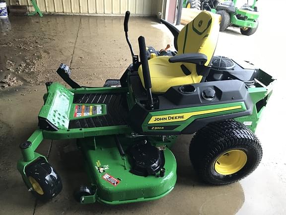 Image of John Deere Z330R equipment image 2