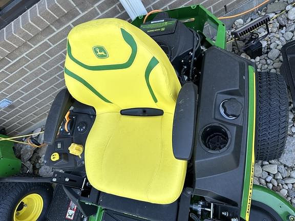 Image of John Deere Z330R equipment image 4