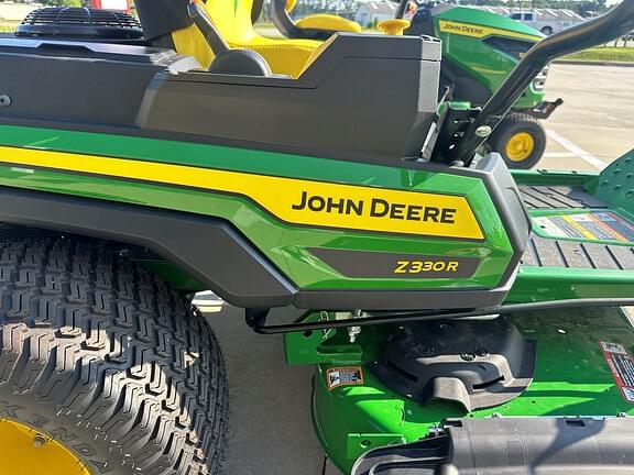 Image of John Deere Z330R equipment image 4