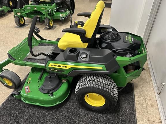 Image of John Deere Z330R equipment image 4