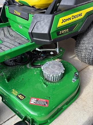 Image of John Deere Z370R equipment image 3