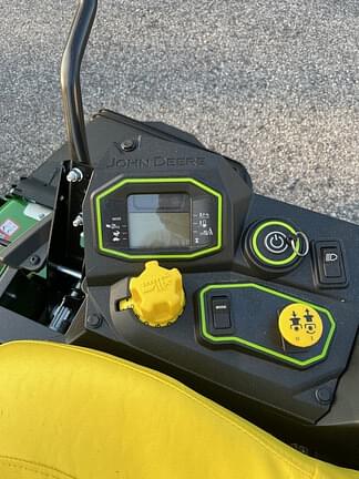 Image of John Deere Z370R equipment image 2