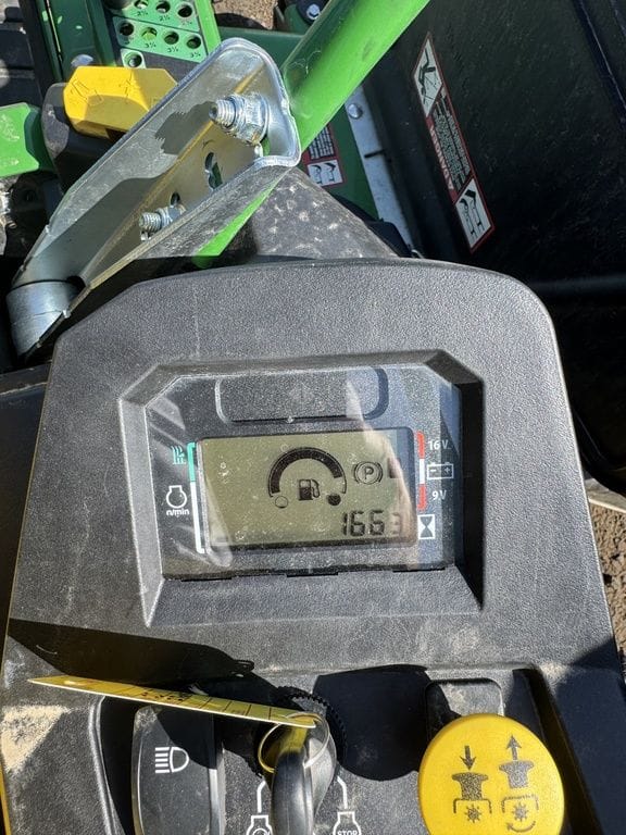 2024 John Deere Z545R Equipment Image0