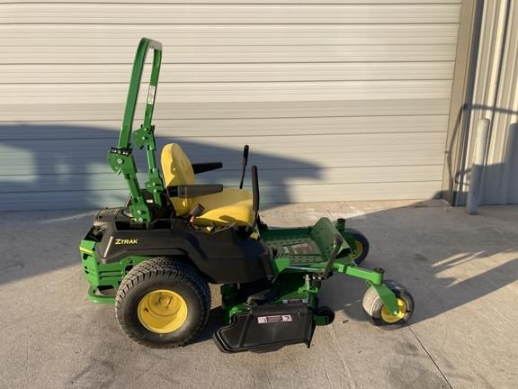 Image of John Deere Z515E equipment image 4