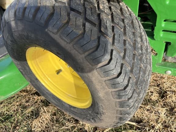 Image of John Deere Z515E equipment image 3