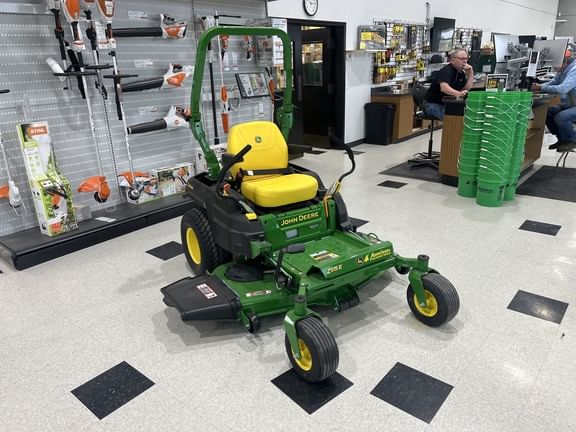 2024 John Deere Z515E Equipment Image0