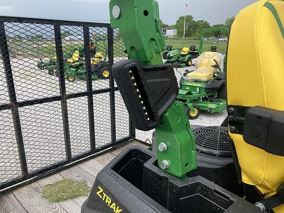 Image of John Deere Z530M equipment image 4