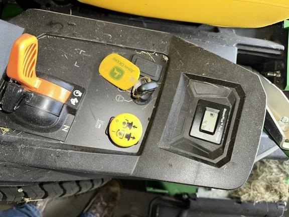 Image of John Deere Z530M equipment image 3