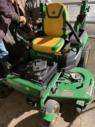 Image of John Deere Z545R equipment image 1