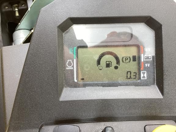 Image of John Deere Z545R equipment image 4