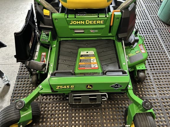 Image of John Deere Z545R equipment image 1