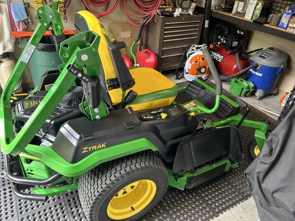 Image of John Deere Z545R equipment image 2