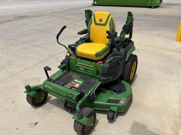 2024 John Deere Z545R Equipment Image0