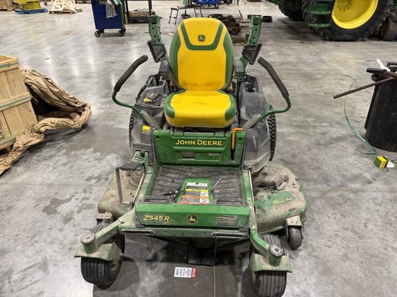 Image of John Deere Z545R equipment image 4