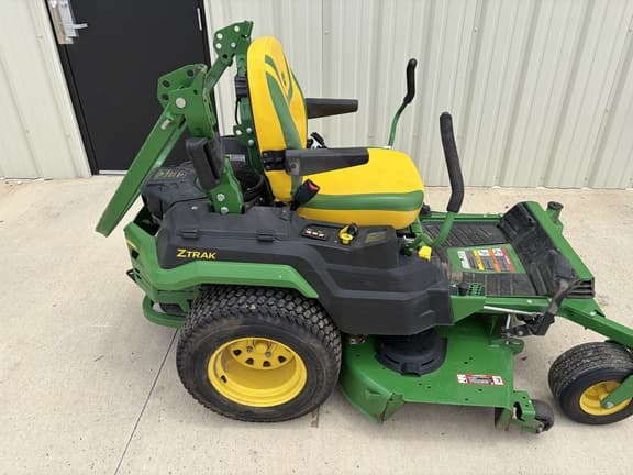 Image of John Deere Z545R equipment image 4