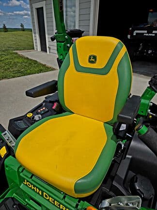 Image of John Deere Z545R equipment image 3