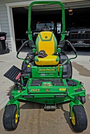 2024 John Deere Z545R Equipment Image0