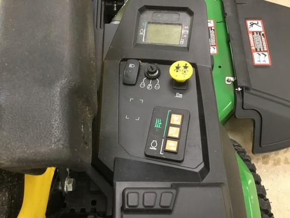 Image of John Deere Z545R equipment image 4