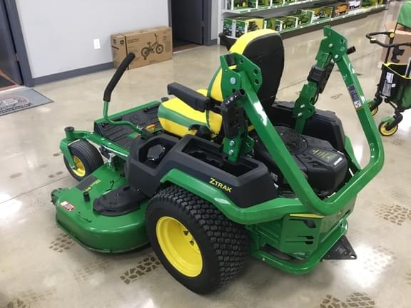 Image of John Deere Z545R equipment image 3