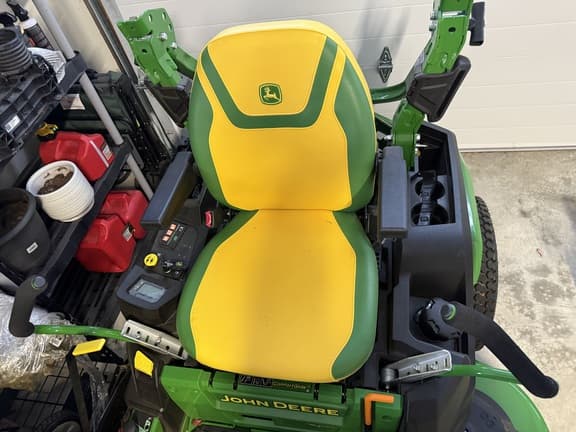Image of John Deere Z545R equipment image 4