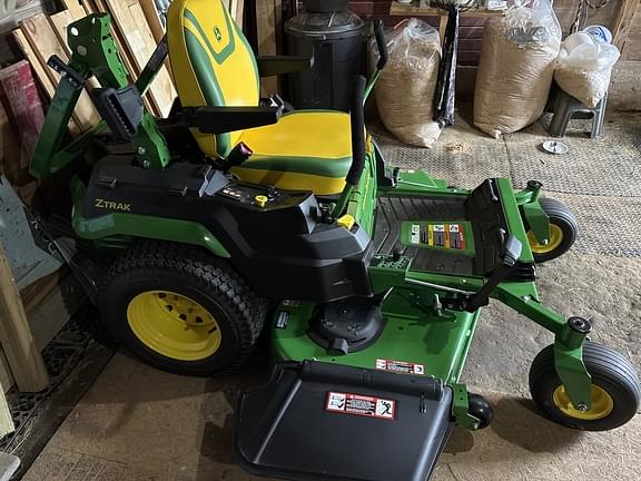 Image of John Deere Z545R equipment image 2