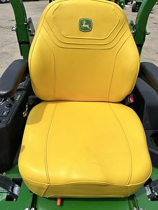 Image of John Deere Z720E equipment image 4
