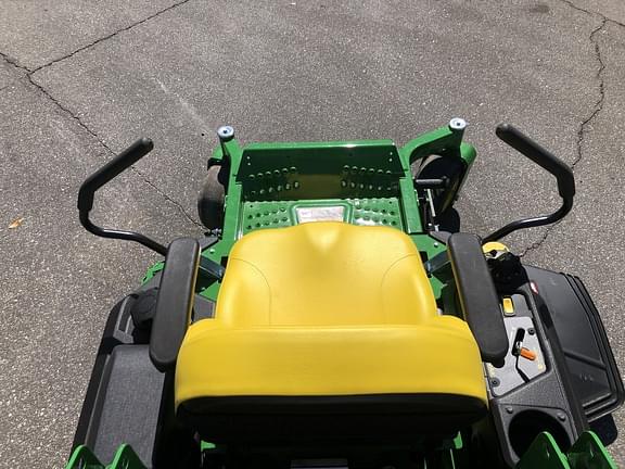 Image of John Deere Z720E equipment image 4