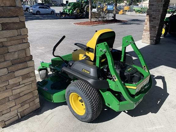 Image of John Deere Z720E equipment image 4