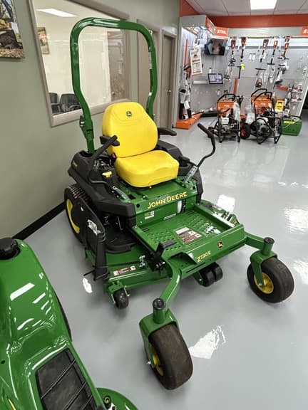 Image of John Deere Z720E equipment image 2
