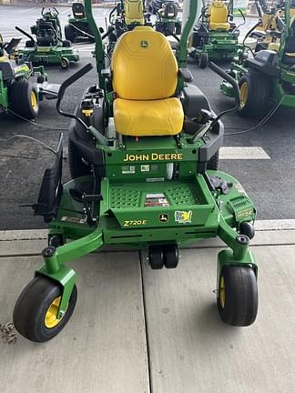 Image of John Deere Z720E Primary image