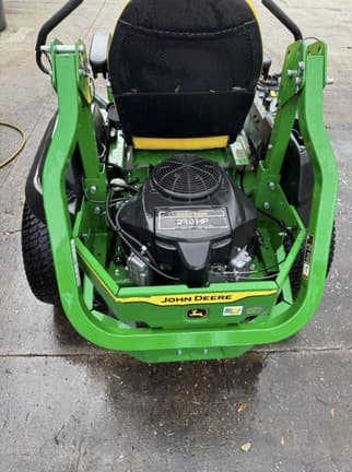 Image of John Deere Z720E equipment image 1