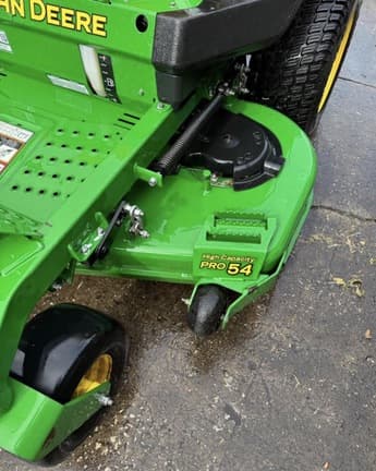 Image of John Deere Z720E equipment image 3