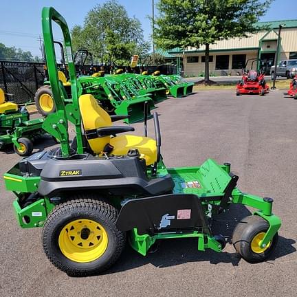 Image of John Deere Z720E equipment image 1