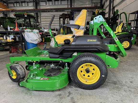 Image of John Deere Z735M equipment image 4