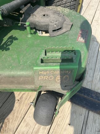 Image of John Deere Z735M equipment image 1