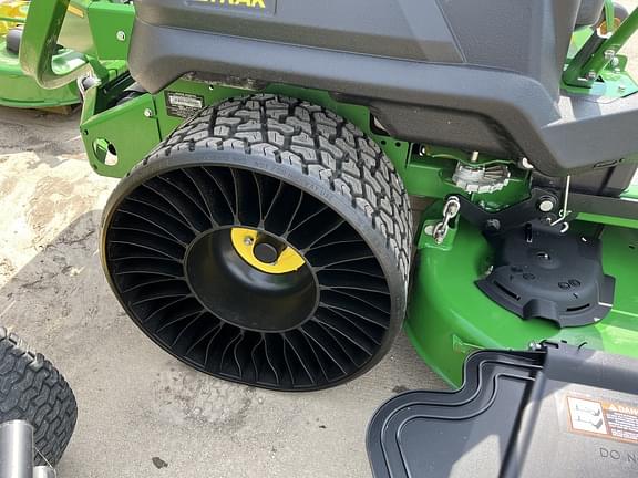 Image of John Deere Z740R equipment image 4