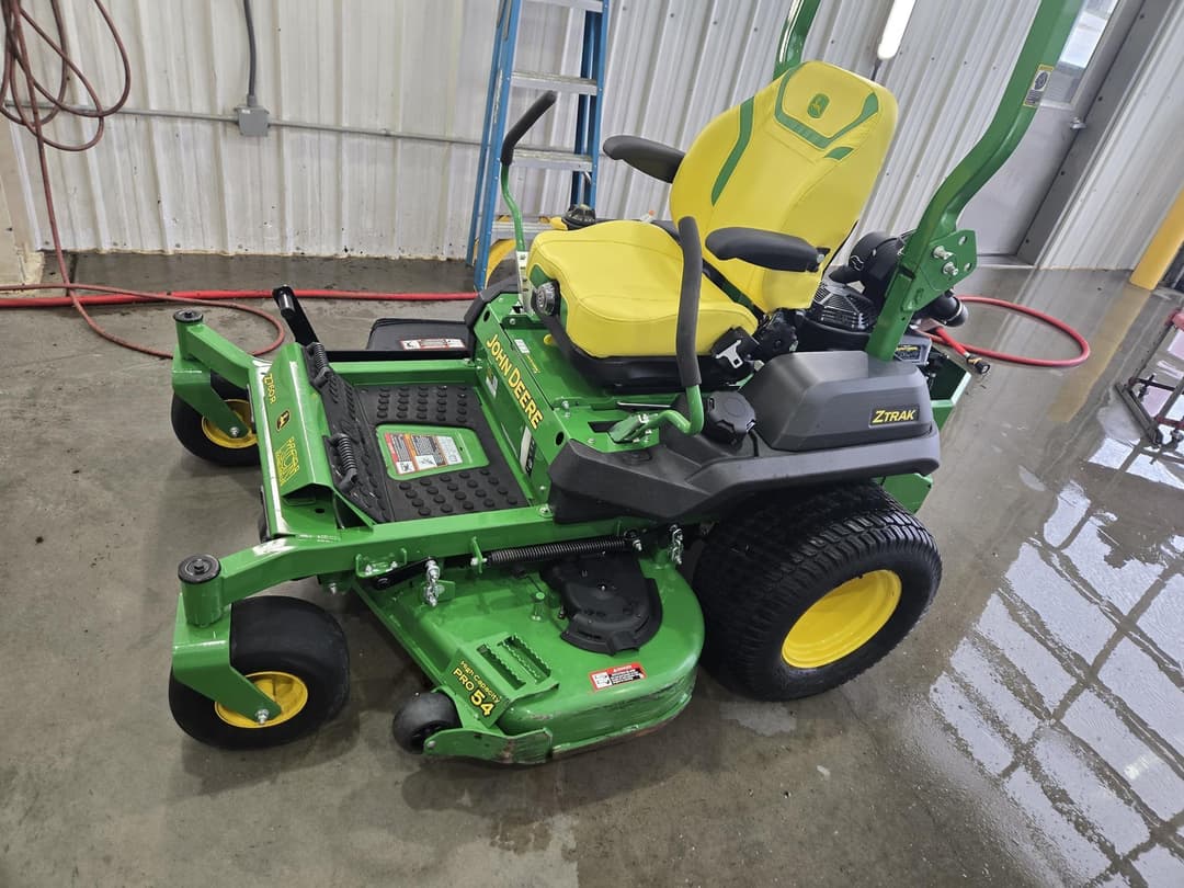 Image of John Deere Z760R Primary image