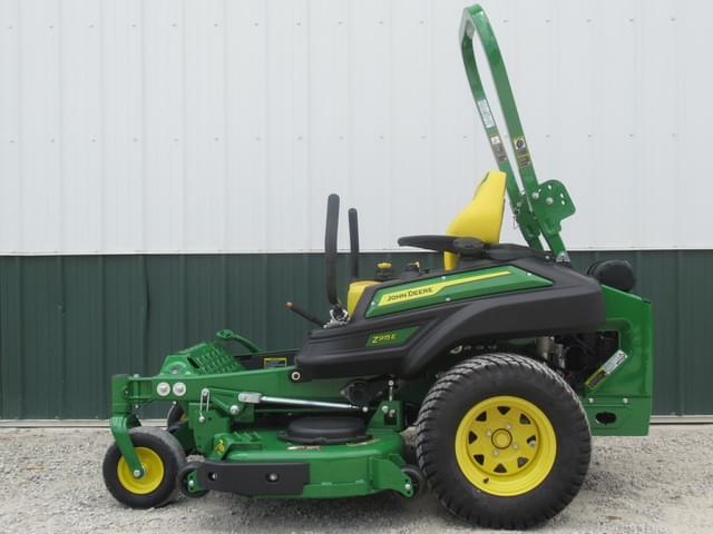 Image of John Deere Z915E equipment image 1