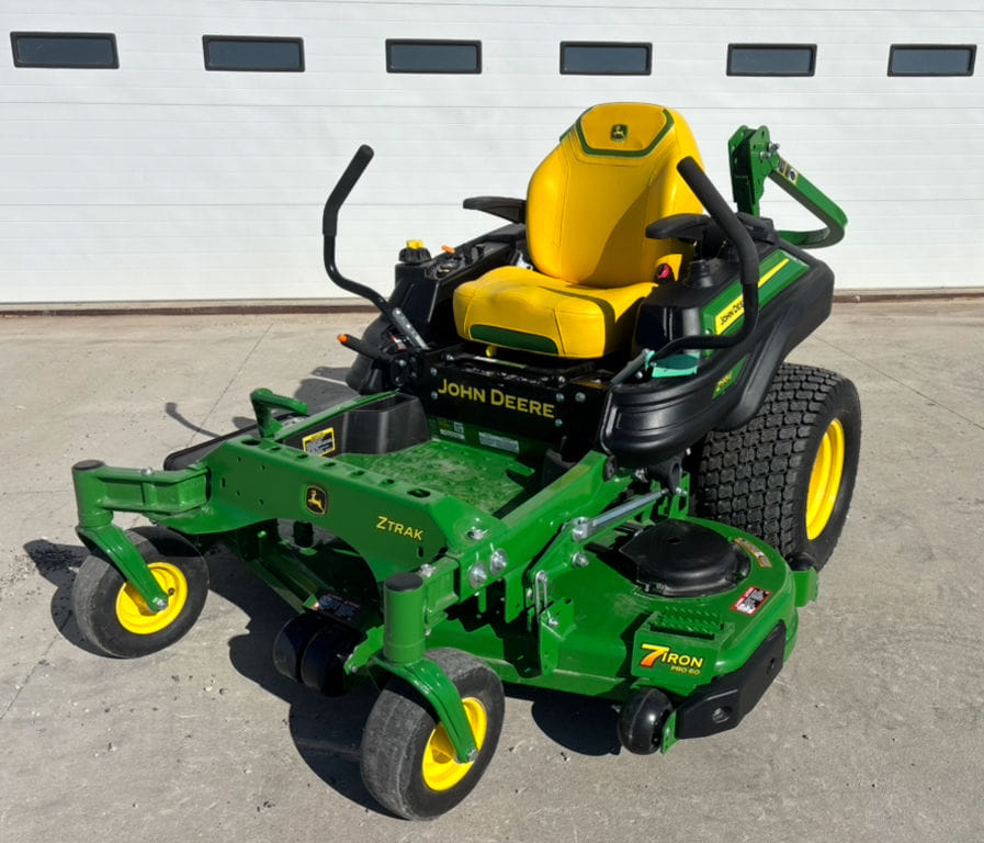 Main image John Deere Z915E