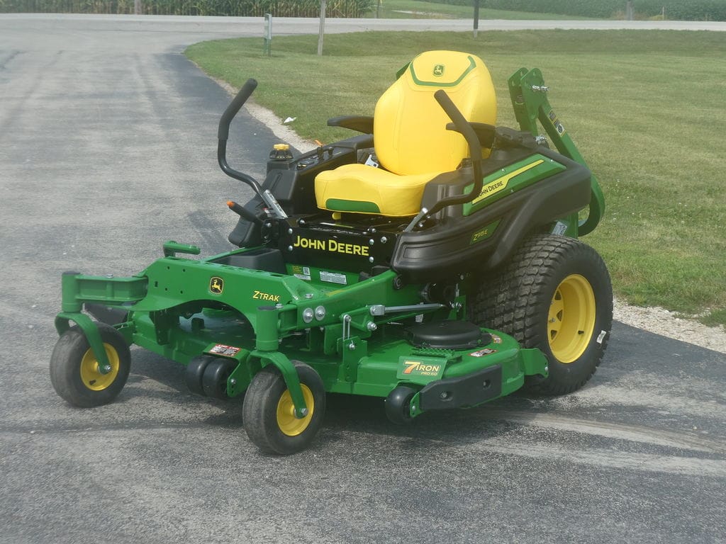 2024 John Deere Z915E Image