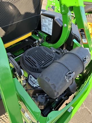 Image of John Deere Z915E equipment image 4