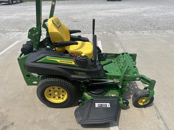 Image of John Deere Z915E equipment image 1