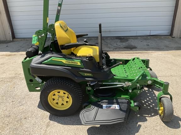 Image of John Deere Z915E equipment image 1