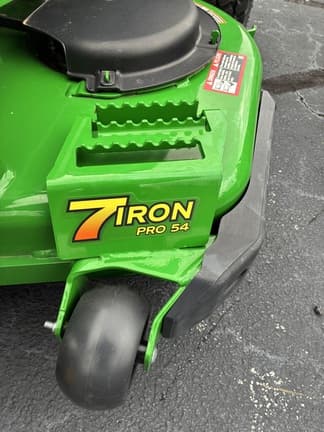 Image of John Deere Z920M equipment image 1